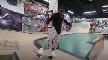 Vans Talon Logo imprimé Blanc "SK8-Hi Chute" Sneakers porté par Lil Wayne dans son Piano Piège et Pas Moi (official Music Video)