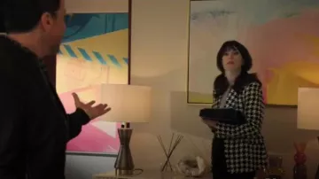 Hound­stooth Wool Blend Jack­et worn by Piper (Georgina Reilly) in The Baker and the Beauty Season 1 Episode 3