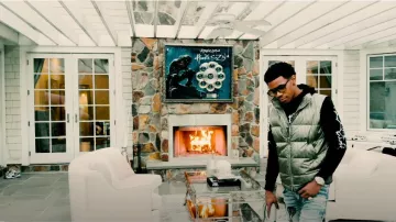 Dior Brown Oblique Puffer Vest usado por A Boogie wit da Hoodie en su Room Service (Actuación en vivo)