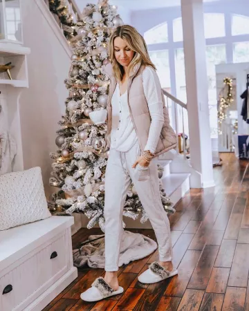 Urban outfitters Bouton-Front Haut, de Lee Anne Benjamin sur l'Instagram account @leeannebenjamin