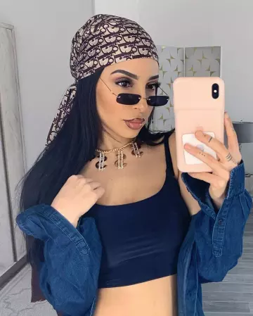 The necklace dollars Sananas on his account Instagram @sananas2106