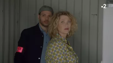 La chemise imprimée de Candice Renoir (Cécile Bois) dans Candice Renoir (S08)