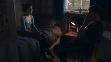 Cord Popper A-Line Skirt by Topshop worn by Marianne (Daisy Edgar-Jones) in Normal People TV series outfits (Season  1 Episode 2)
