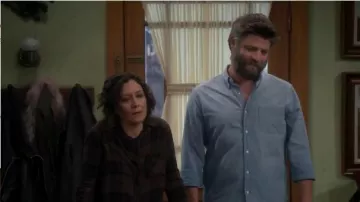 Hunter Plaid Shirt worn by Darlene Conner (Sara Gilbert) in The Conners Season 2 Episode 19