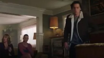 Sherpa Trucker Jacket porté par Jughead Jones (Cole Sprouse) à Riverdale Saison 4 Épisode 18