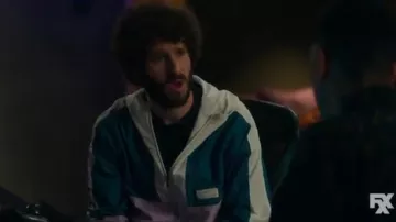 New Balance Track Top usado por Dave (Lil Dicky) en DAVE Temporada 1 Episodio 10