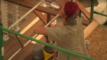 Le t-shirt de JJ (Rudy Pankow) dans Outer Banks (S01E01)