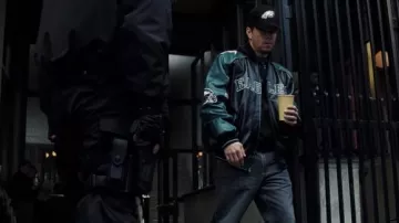 The Leather jacket of the Eagles worn by Bob Lee Swagger (Mark Wahlberg), in Shooter Sniper