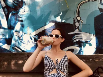 Miu Miu White Lens Sun­glass­es worn by Zoey Deutch on her Instagram account @zoeydeutch