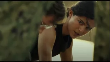 Noir Swing débardeur porté par Phoenix (Monica Barbaro) dans Top Gun: Maverick