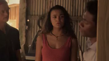 Urban Outfitters Sérendipité Crochet Tie-Back débardeur porté par Kiara (Madison Bailey) dans les Outer Banks (S01E09)