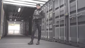 Sneakers Nike Air Max worn by Mehdi YZ in its clip to Each his own life