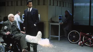 Brioni Navy Suit worn by James Bond (Pierce Brosnan) in GoldenEye