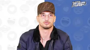 La casquette Fendi portée par Soolking dans la vidéo Interview "J'apprécie à moitié" avec Soolking #15 sur Planète Rap