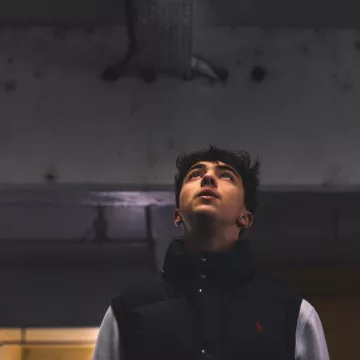 La veste doudoune sans manche Ralph Lauren portée par Inoxtag sur son compte Instagram @inoxtagytb