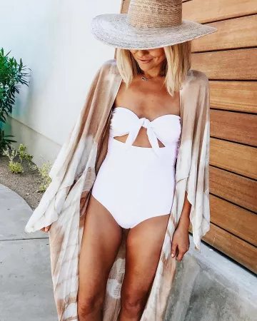 Palma Natyoural Wide Boater Hat de Melissa Coles en la cuenta de Instagram @ellabrooksblog