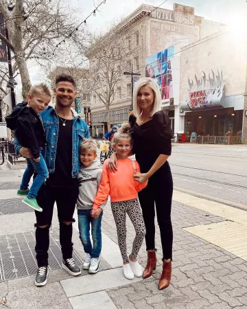 Puff Short Sleeve Square Neck Rib Knit Blouse of Melissa Coles on the Instagram account @ellabrooksblog