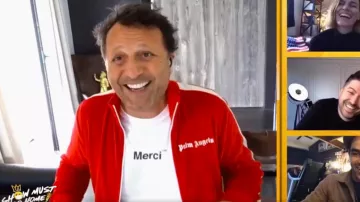 The jacket Zipped to Palm Logo Angels Arthur in Show Must Go Home the 01.05.2020