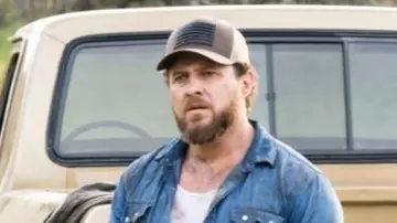 L'assiette de Drapeau AMÉRICAIN usé par Sonny Quinn (A. J. Buckley) comme on le voit dans le SCEAU de l'Équipe (Saison 3, Épisode 18)