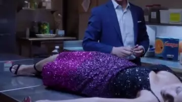 La robe pailletée de Riley Davis (Tristin Mays) dans MacGyver (S03E14)
