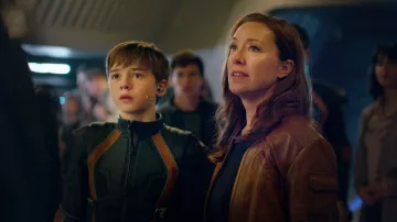 The leather jacket worn by Maureen Robinson (Molly Parker) in the series Lost in space