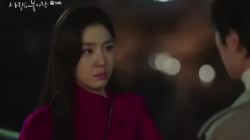 The coat pink Ted Baker Seo Dan (Seo Ji-hye) in the Crash Landing on You (S01E14)