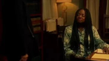 Pais­ley Shirt worn by Annalise Keating (Viola Davis) in How to Get Away with Murder Season 6 Episode 13