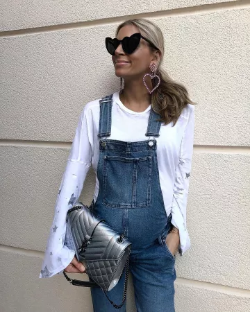 Denim Dungarees Blue de Laura Wills en la cuenta de Instagram @thefashionbugblog