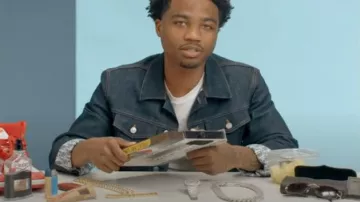 Cartier en Argent à bords Biseautés 'C Décor' des Lunettes de soleil de Roddy Ricch dans 10 Choses Roddy Ricch ne Peut pas Vivre Sans | GQ Vidéo YouTube