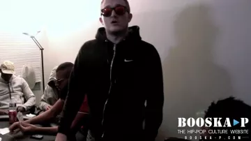 Le veste zippée à capuche Nike de Vald dans sa vidéo Freestyle Booska NQNT