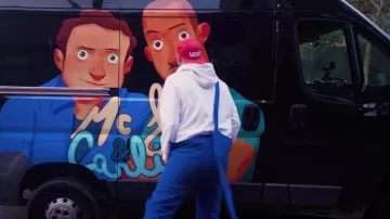 La casquette rouge Vans de Raphaël Carlier aka Carlito dans la vidéo YouTube ON DORT CHEZ UN ABONNÉ (livraison des 22.000€ de cadeaux)