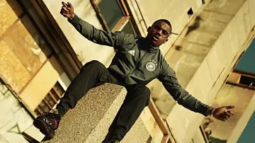 Sneakers Nike Timal in the clip The 13