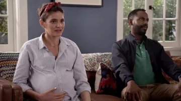 Small heart pendant worn by Allison (Lindsey Kraft) in Grace and Frankie (S04E08)