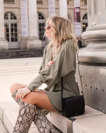 La robe cache-cœur courte Asos de Chloé Allain sur son compte Instagram @chlosertoyou