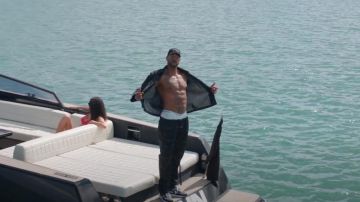 Les sneakers Nike LD Waffle sacai Black de Booba dans le clip Blanche de Maes