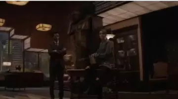 Black Ripped Jamie Skin­ny Jeans worn by Kate Kane (Ruby Rose) in Batwoman Season 1 Episode 18