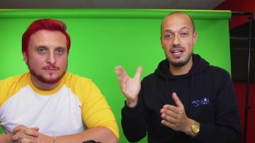 Le sweatshirt noir de Raphaël Carlier aka Carlito dans la vidéo YouTube TOP 1 FORTNITE EN 24H ? (alors qu’on y a jamais joué) feat. LePérave, Mickalow, Jiraya, Gotaga