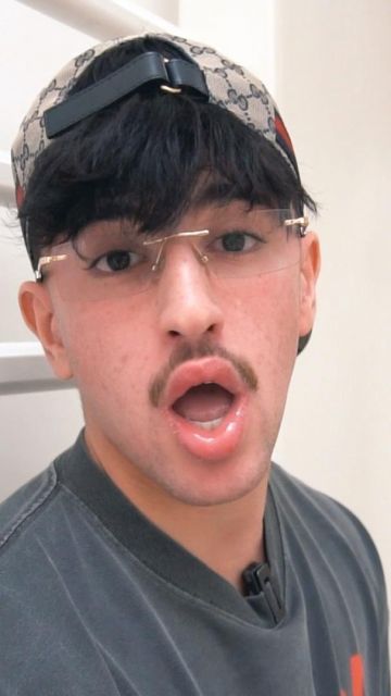 ¡La camiseta gris de Balenciaga Europa! usado por Just Riadh en su account@justriadh de Instagram