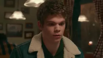 The cardigan green open neck of Paul Munsky (Daniel Diemer) in If you only knew...