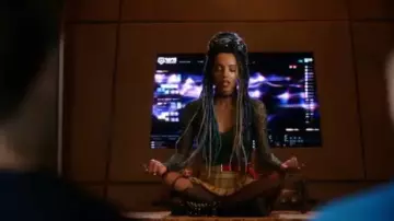 Dou­ble V Long Sleeve Body­suit worn by Amaya Jiwe (Maisie Richardson-Sellers) in DC's Legends of Tomorrow Season 5 Episode 11
