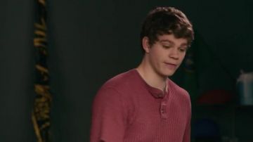 The polo bordeaux long sleeved Paul Munsky (Daniel Diemer) in If you only knew...