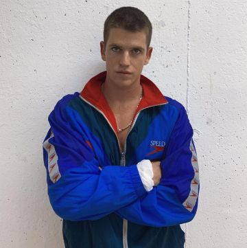 La veste de survêtement Speedo de Miguel Bernardeau sur son compte Instagram @miguel_bernardeau