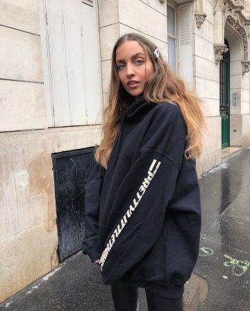 Sweatshirt hoody black Pretty Little Thing Carla Ginola on his account Instagram @carla_ginola