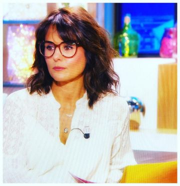 Camisa de cuello redondo bordado en algodón de Faustine Bollaert en la cuenta de Instagram de @faustinebollaert