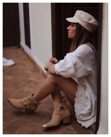 La cas­quette Mango Ba­ker Boy de Cindy sur son compte Instagram @boho_addict