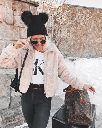 Pix­ie Coat of Kemper on the Instagram account @joandkemp