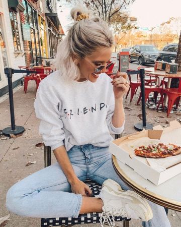 Levi's Skin­ny Jeans of Kemper on the Instagram account @joandkemp