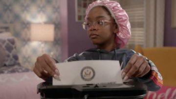 Rayé Manches Boulon Capuchon porté par Diane Johnson (Marsai Martin), en black-ish Saison 6 Épisode 23