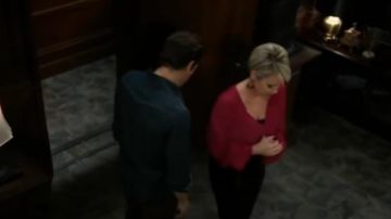 Ramy brook Anna Ruffle-Haut à Manches porté par Ava Jérôme (Maura West) comme on le voit sur l'Hôpital Général le 5 Mai 2020