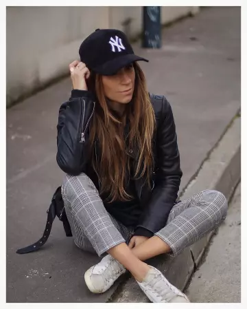 The biker jacket AllSaints worn by Cindy on his account Instagram @boho_addict